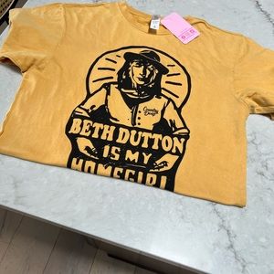 New with tags! Yellowstone T!